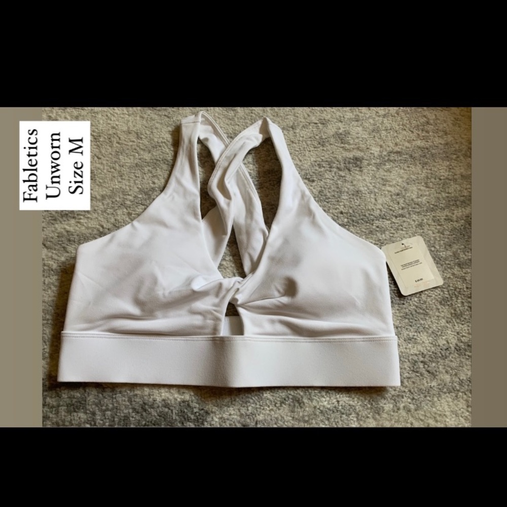 NWT - Medium Support Fabletics Sports Bra